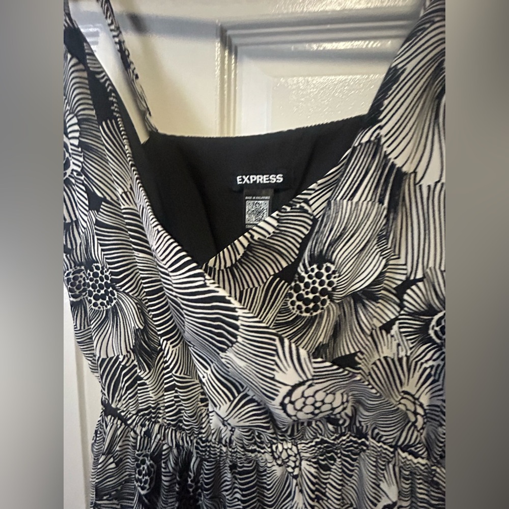 Express Black and White Strapless Sundress - Picture 4 of 4